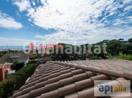 Houses (detached house), 366 m², near bus and train