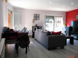 Piso, 100 m², cerca de bus y tren