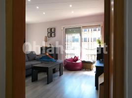 Piso, 100 m², cerca de bus y tren