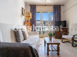 Apartamento, 86 m², cerca de bus y tren
