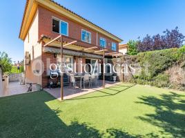 Terraced house, 205 m², near bus and train, almost new