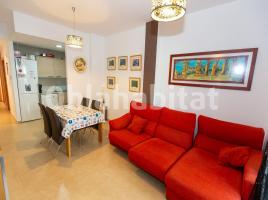 Piso, 78 m², cerca de bus y tren, seminuevo