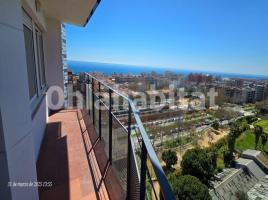 For rent flat, 107 m², near bus and train