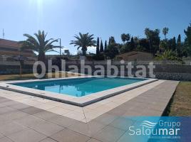 Casa (unifamiliar adossada), 240 m², prop de bus i tren, seminou