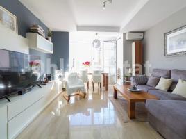Ático, 148 m², cerca de bus y tren