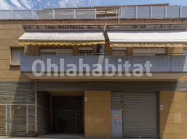 Piso, 87 m², cerca de bus y tren, seminuevo