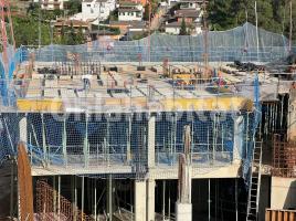 Pis, 70 m², près de bus et de train, nouveau