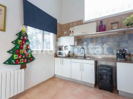  (unifamiliar aïllada), 169 m², près de bus et de train, presque neuf