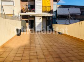 Flat, 70 m², near bus and train, almost new