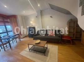Dúplex, 89 m², cerca de bus y tren