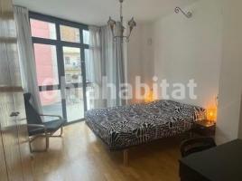 Dúplex, 89 m², cerca de bus y tren