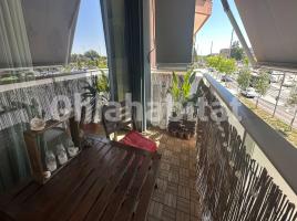 Flat, 87 m², near bus and train, almost new