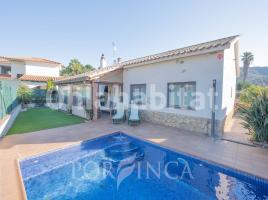 Houses (detached house), 107 m², near bus and train, almost new