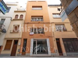 Casa (unifamiliar adossada), 324 m², prop de bus i tren