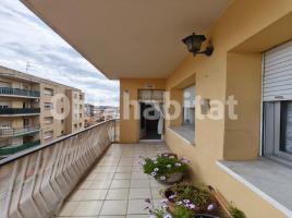 Pis, 78 m², prop de bus i tren