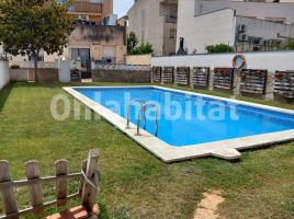 Piso, 71 m², cerca de bus y tren, seminuevo