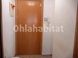 Piso, 71 m², cerca de bus y tren, seminuevo