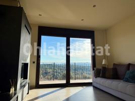Houses (detached house), 373 m², near bus and train, almost new