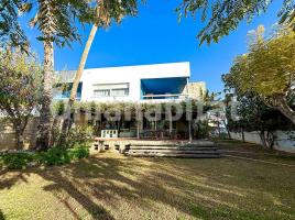 Casa (unifamiliar aislada), 530 m², cerca de bus y tren, Patos