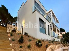 Houses (detached house), 387 m², near bus and train, new, Els Pinars