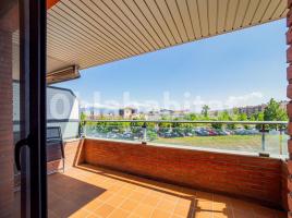 Pis, 132 m², près de bus et de train, presque neuf, Calle den Perot Rocaguinarda