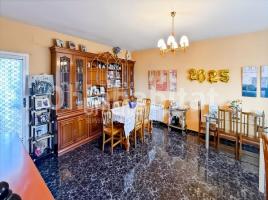 Casa (unifamiliar adossada), 185 m², Zona