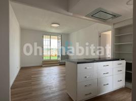 Pis, 65 m², prop de bus i tren, Calle de Reding