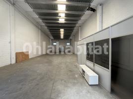 For rent industrial, 315 m², Calle Primer de Maig
