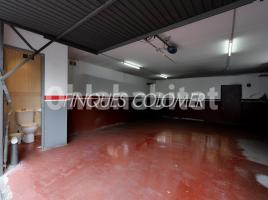 Flat, 239 m², near bus and train