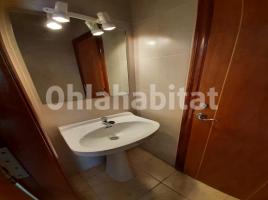 For rent business premises, 64 m², almost new, Calle Major