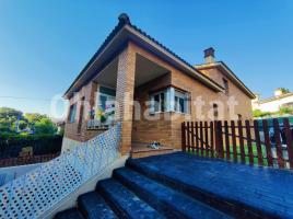 Houses (villa / tower), 236 m², almost new