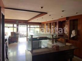 For rent business premises, 140 m², near bus and train