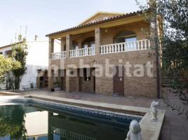 Houses (villa / tower), 140 m², Calle Josep Ixart