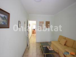 Houses (villa / tower), 299 m², near bus and train