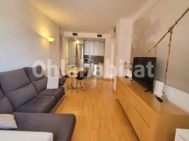 Louer pis, 65 m², près de bus et de train, presque neuf, Avenida Diagonal