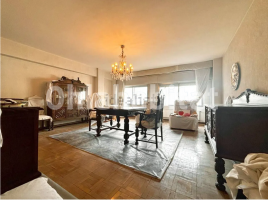 Pis, 180 m², Avenida Reyes Católicos