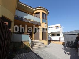 Houses (terraced house), 150 m², almost new, Calle Llastres