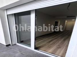 Pis, 68600 m², près de bus et de train, Calle d'Artur Costa, 25