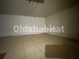 Lloguer local comercial, 102 m², prop de bus i tren, Avenida del Carrilet, 68