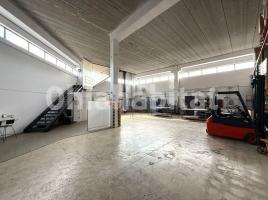 Louer , 480 m², Zona