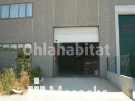 Nave industrial, 1400 m², Zona