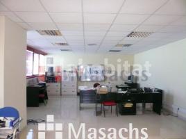 Nave industrial, 2110 m², Zona