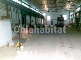 Nave industrial, 820 m², Zona