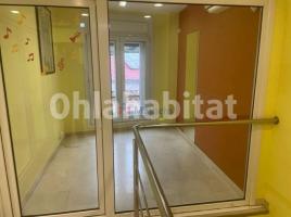 Louer , 150 m², Zona