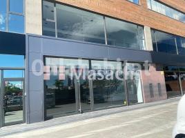 Louer , 440 m², Zona
