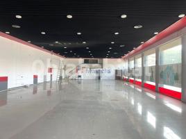 Louer , 415 m², Zona