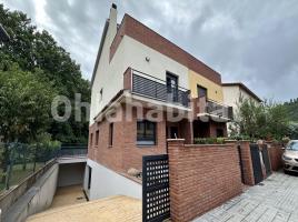 Houses (terraced house), 188 m², almost new