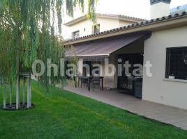Houses (villa / tower), 322 m², almost new