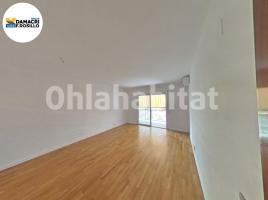 Flat, 78 m², near bus and train