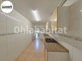 Flat, 78 m², near bus and train